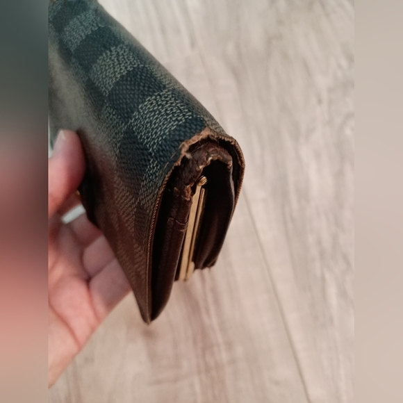 Louis Vuitton Damier Kiss-lock Wallet - Picture 3 of 13